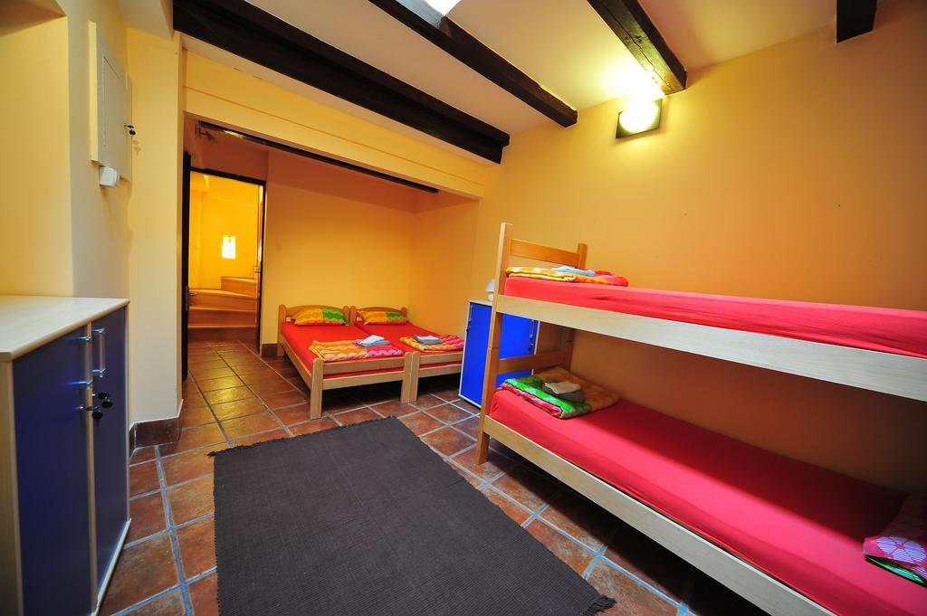 Hostel Bed N Beer Belgrado Habitación foto
