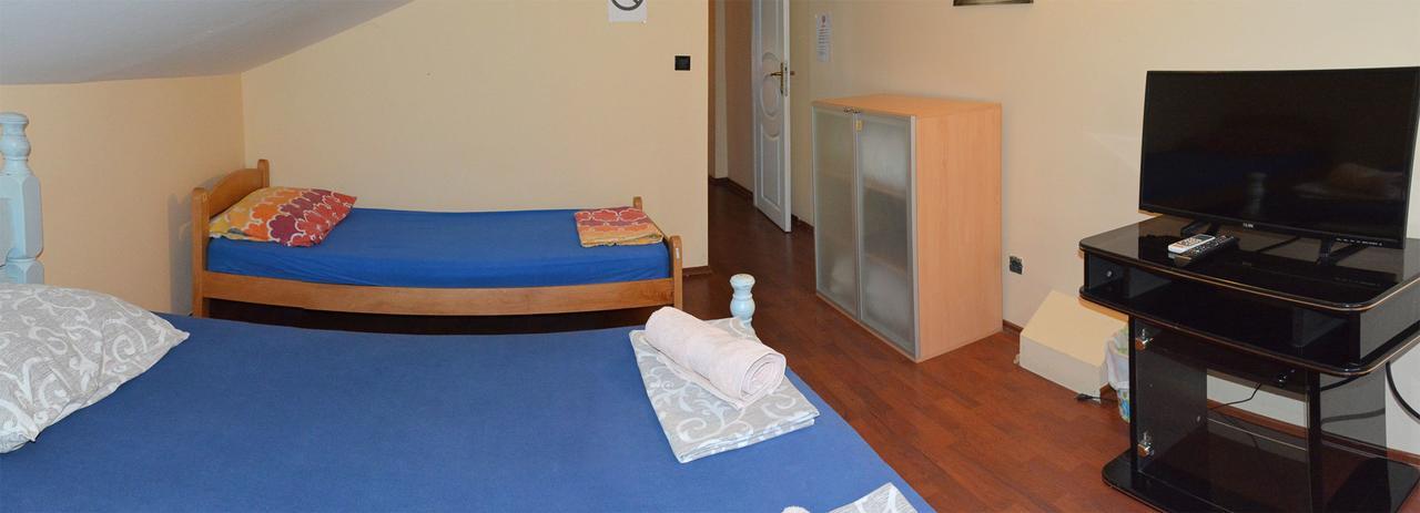 Hostel Bed N Beer Belgrado Exterior foto